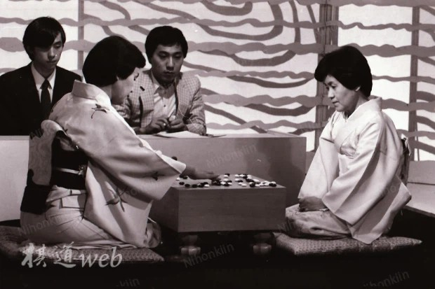 开云-弈客签约｜本田三姐妹决战头衔战——日本围棋百大奠基人075|本田幸子|本田寿子|棋界|伊藤友惠|楠辉子_新浪体育_新浪新闻